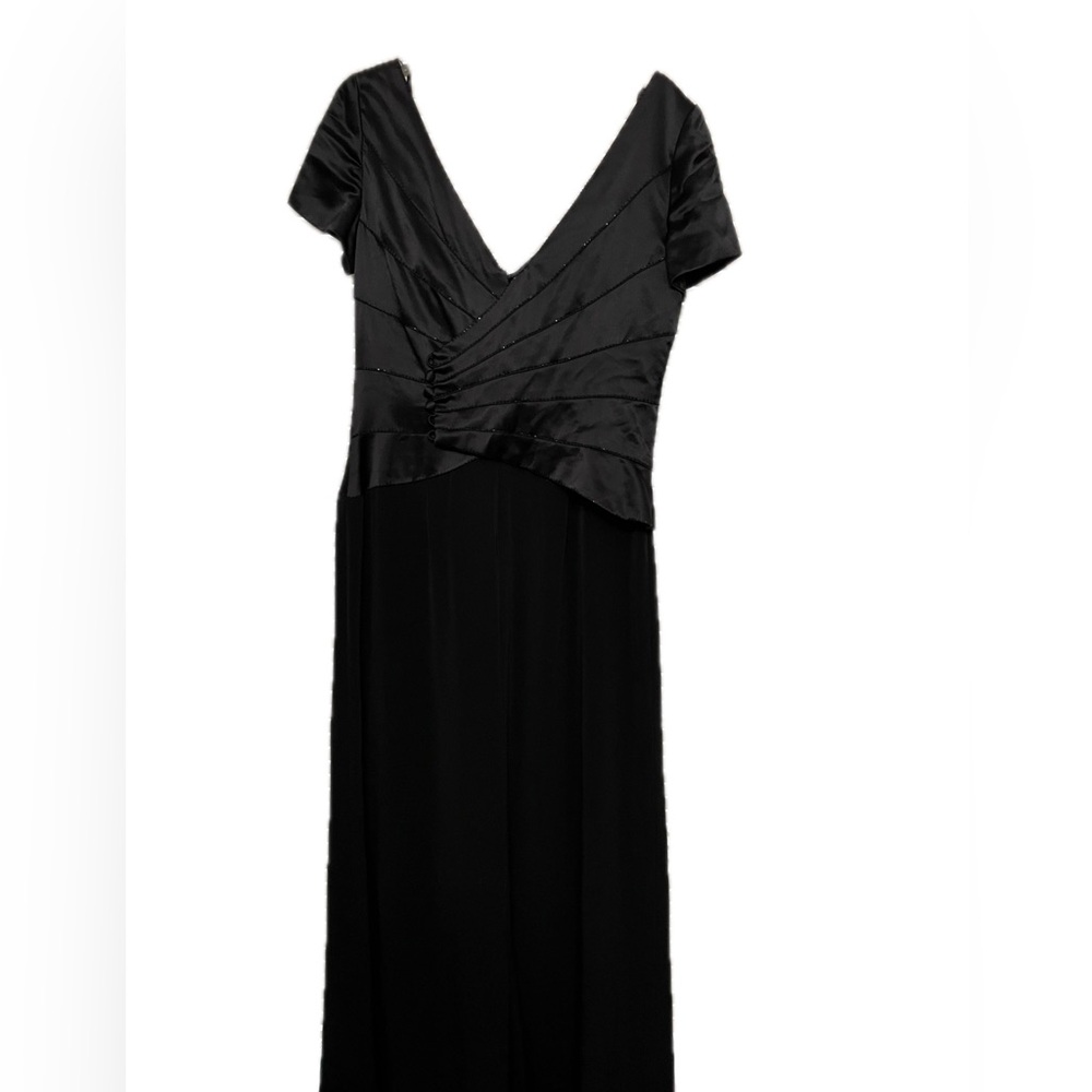 Montage by MonCheri Woman’s Dress Size 18 Black